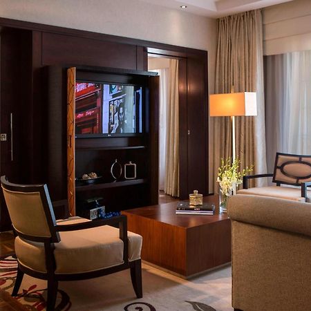 Renaissance Cairo Mirage City Hotel Экстерьер фото A suite at the Taj Mahal Palace, Mumbai