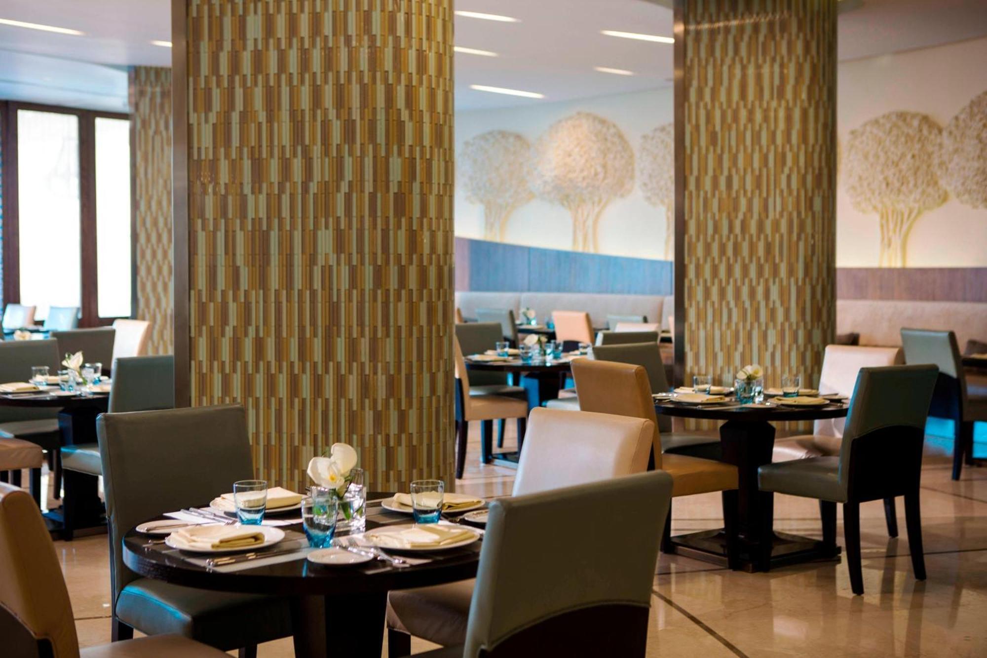 Renaissance Cairo Mirage City Hotel Экстерьер фото The restaurant