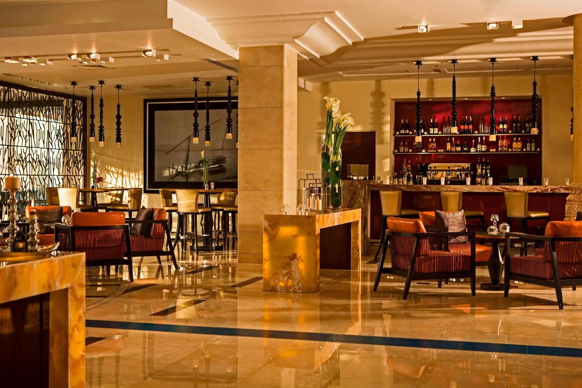 Renaissance Cairo Mirage City Hotel Экстерьер фото The bar at the Four Seasons Hotel, Istanbul
