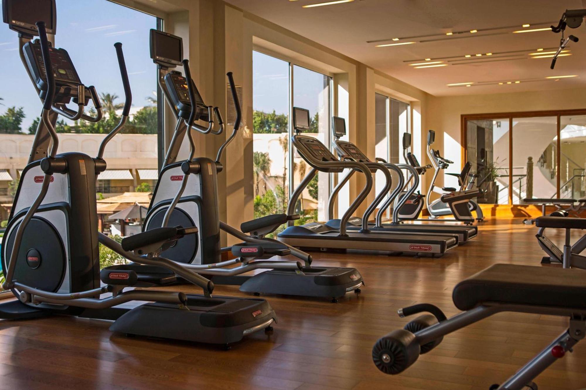 Renaissance Cairo Mirage City Hotel Экстерьер фото A gym at a hotel