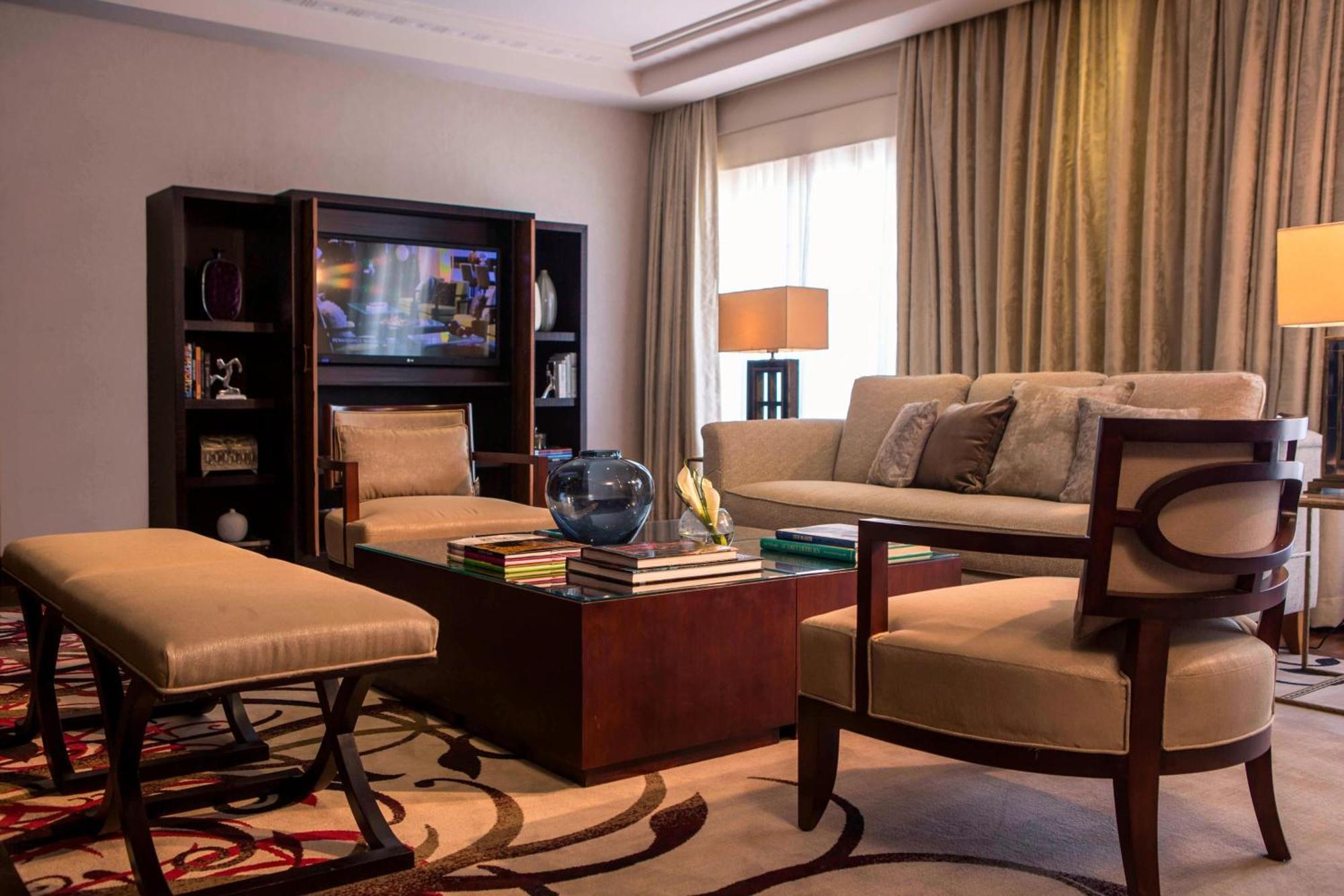 Renaissance Cairo Mirage City Hotel Экстерьер фото Living room
